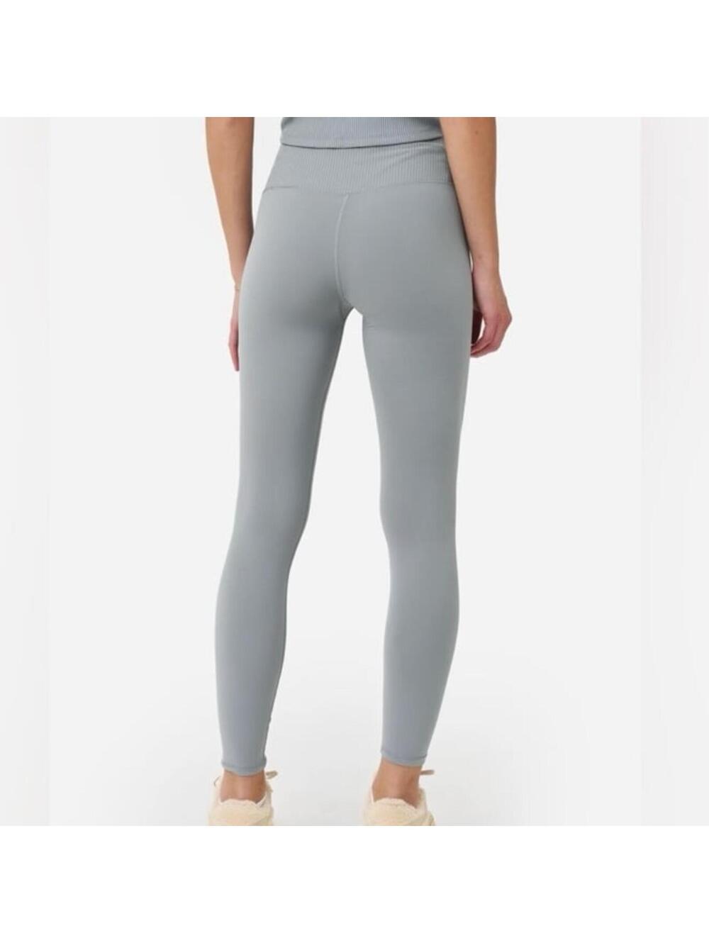 Vuori Rib Studio Legging in Light
Cloud Size S